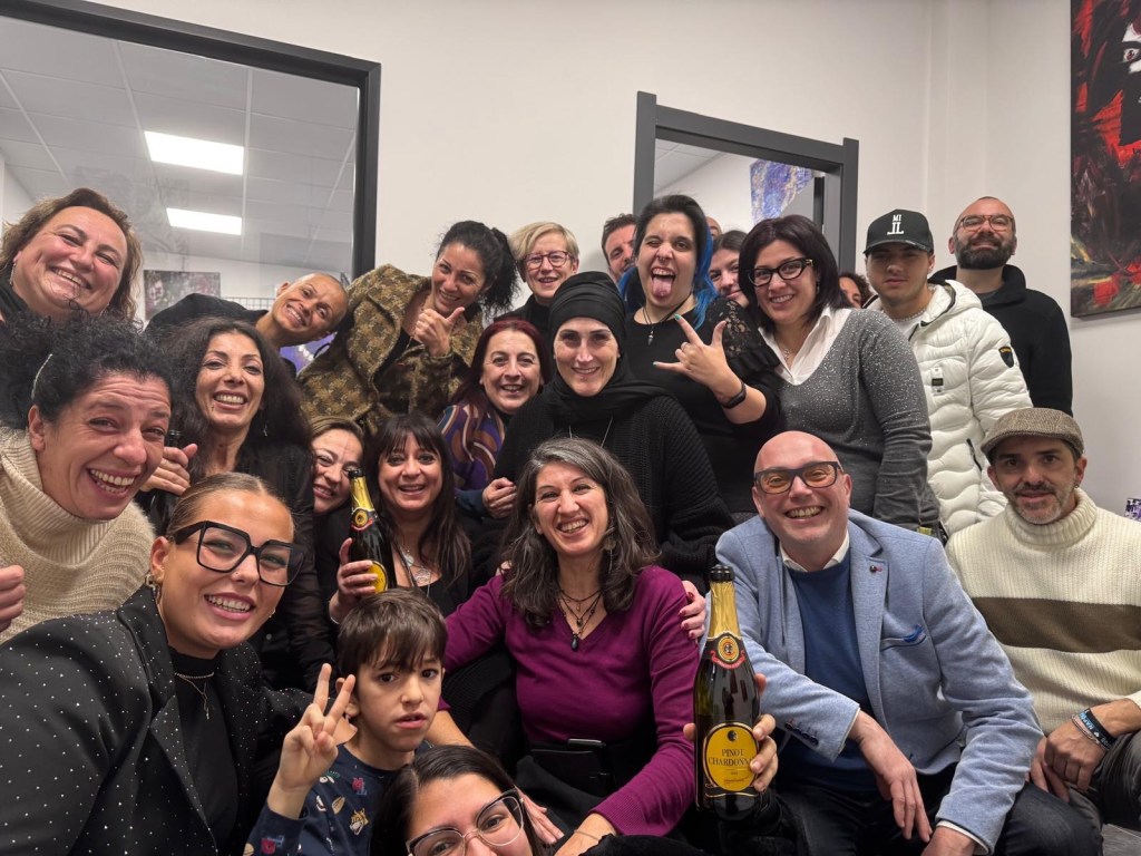 Claudia Ottone e i suoi Allievi Incantano Torino con la Mostra “Angeli e&nbsp;Demoni”