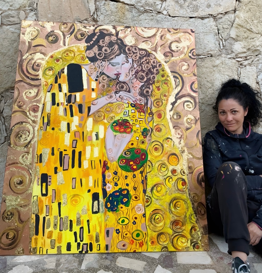 Il Bacio di Klimt tra due donne: la versione LGBTQ+ di Claudia Ottone è&nbsp;virale